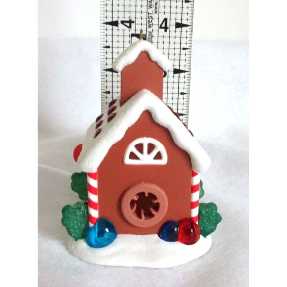 Hallmark 2012 Noelville Schoolhouse Christmas Ornament - Gingerbread Light Cover - Picture 5 of 6